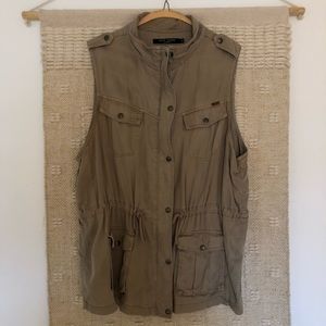 Khaki women’s cargo/utility vest